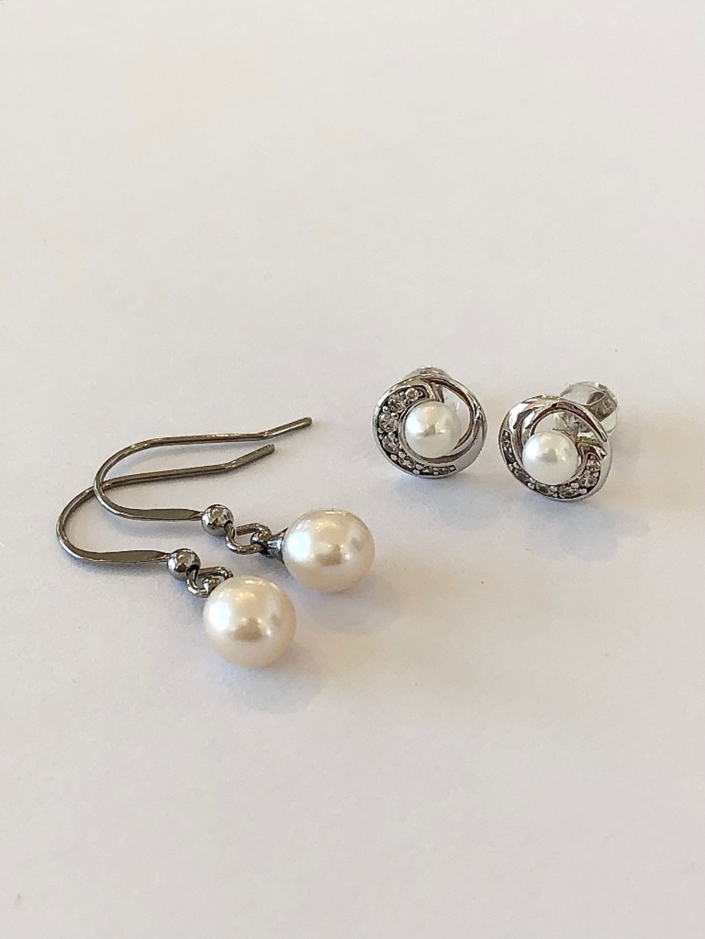 2 pairs pearl earrings: 925 studs and stainless steel wires for drop earrings